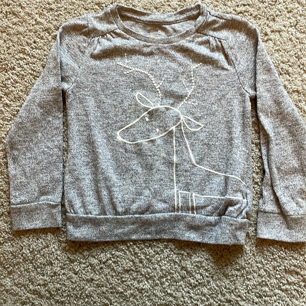 Gap reindeer sweatshirt